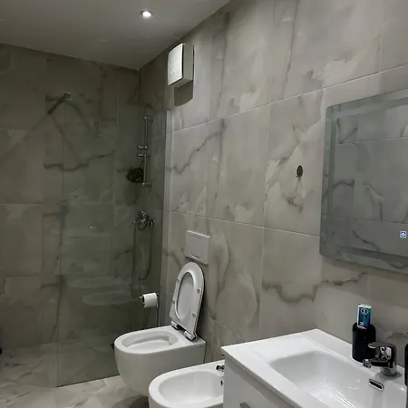Labi Apartment *